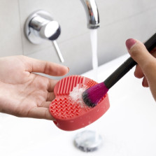 Coração para limpeza pincéis maquilhagem