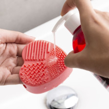 Coração para limpeza pincéis maquilhagem